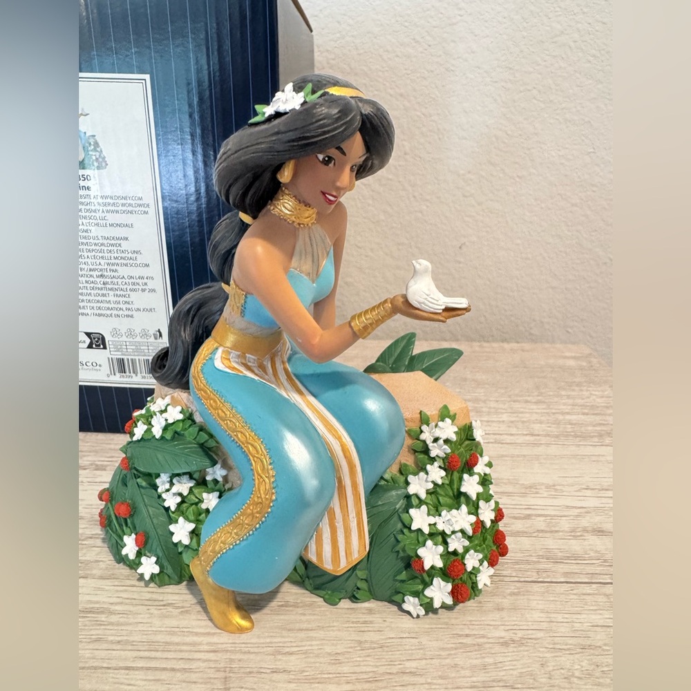 Enesco Disney Showcase Collection - Jasmine 6014850